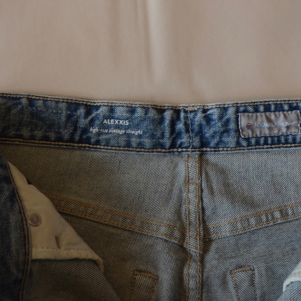 AG Alexxis Contour 360 Button Front Jeans NWT - Picture 9 of 12